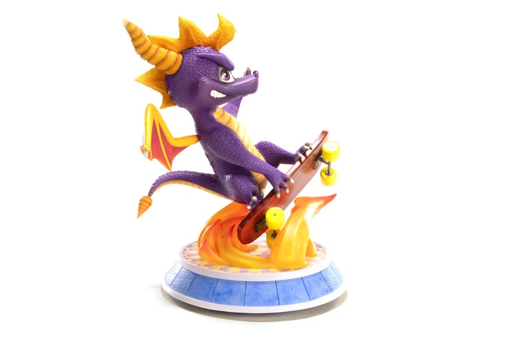 Figrua Spyro : Year of the Dragon Estatua PVC Spyro Skateboard 34 cm