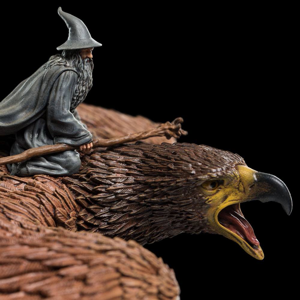 El Señor de los Anillos Estatua Gandalf on Gwaihir 15 cm   Weta Workshop