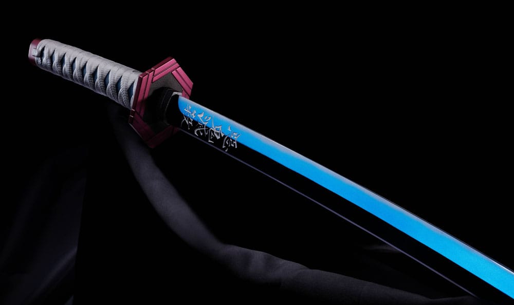 Espada de Giyu Tomioka Kimetsu no Yaiba Réplica Proplica 95 cm   TAMASHII NATIONS