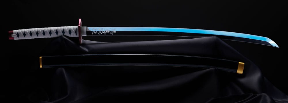 Espada de Giyu Tomioka Kimetsu no Yaiba Réplica Proplica 95 cm   TAMASHII NATIONS