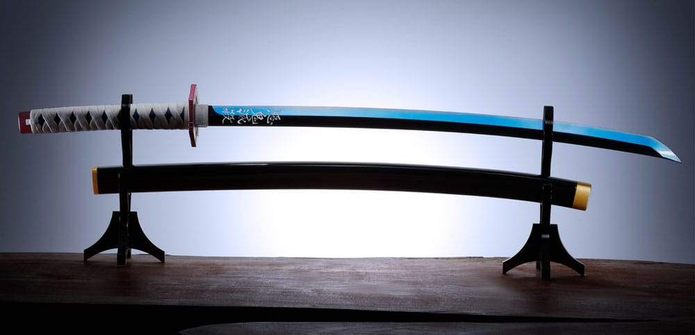 Espada de Giyu Tomioka Kimetsu no Yaiba Réplica Proplica 95 cm   TAMASHII NATIONS