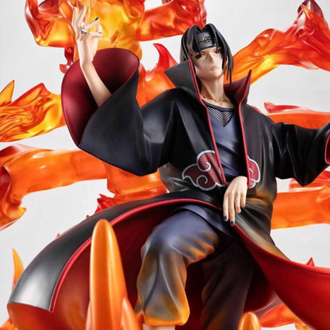 FIGURA UCHIHA ITACHI MEGAHOUSE NARUTO SHIPPUDEN G.E.M  