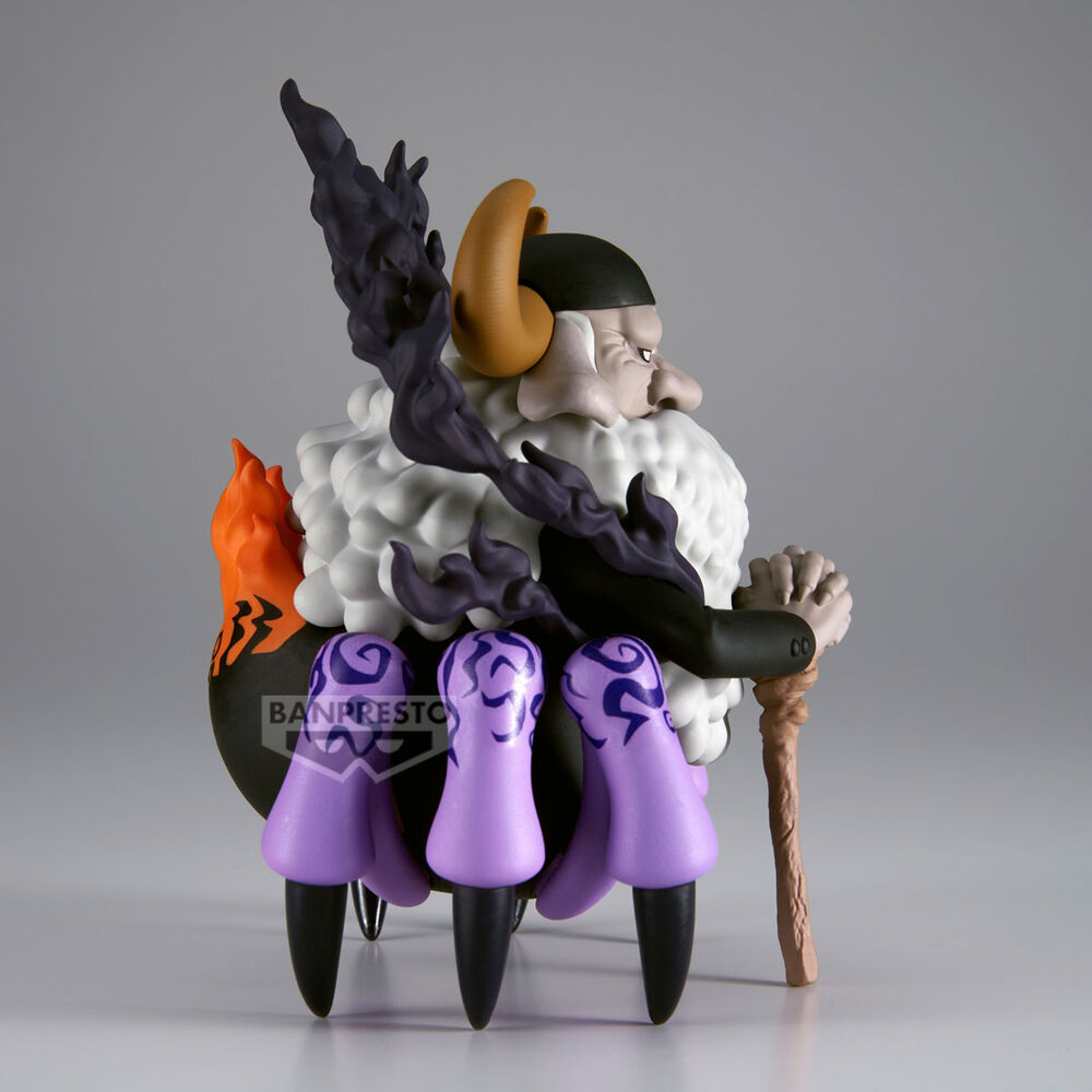 Figura St. Jaygarcia Saturn Mega World Collectable One Piece 13cm   BANPRESTO