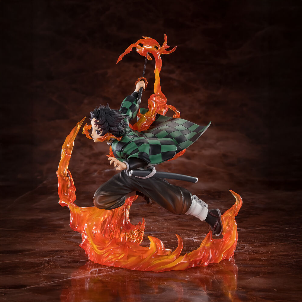 Figura Tanjiro Kamado Kyojuro Rengokus Sword Guard Demon Slayer Kimetsu no Yaiba 19,5cm  