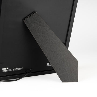 LAMINA LED ENMARCADA ATTACK ON TITAN   GRUPO ERIK