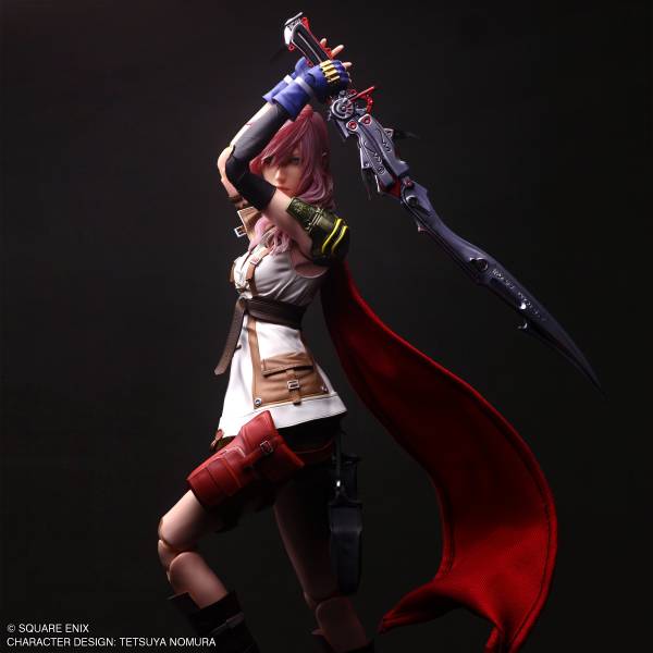 LIGHTNING FIGURA 26 CM FINAL FANTASY XIII PLAY ARTS SHIN  