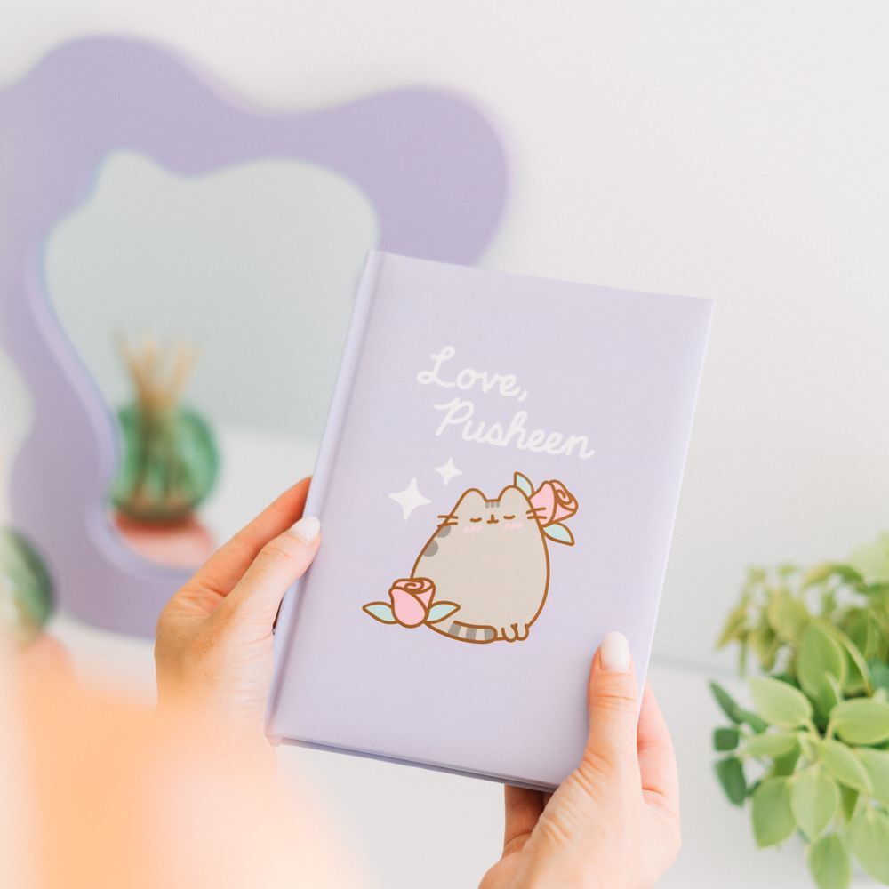 Set cuaderno A5 premium + boligrafo Pusheen Moments   ERIK