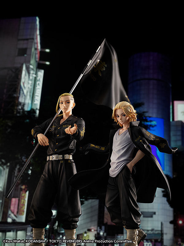 Tokyo Revengers Set de Estatua y Anillo PVC 1/8 Ken Ryuguji 30 cm   FREEING