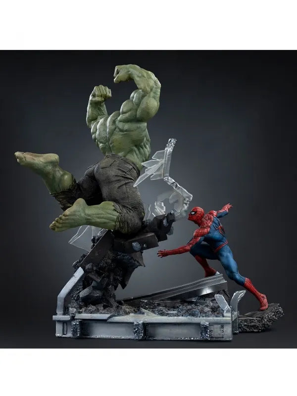 Figura Spider-Man vs Hulk (38 cm) de Iron Studios