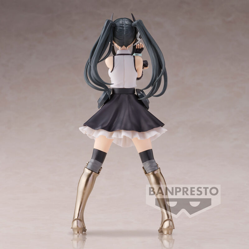 Figura Lady Black Shy 17Cm