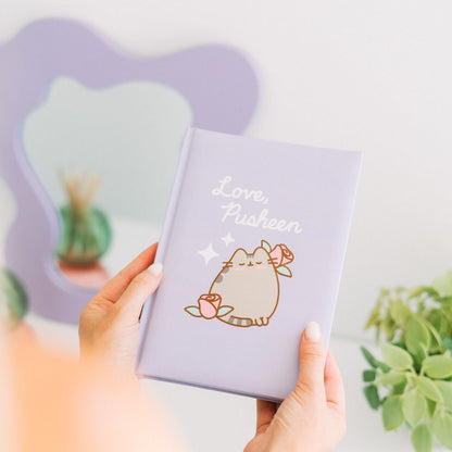 Set cuaderno A5 premium + boligrafo Pusheen Moments
