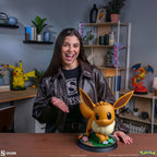 Resina Pokémon Eevee Life-Size Sideshow 34cm
